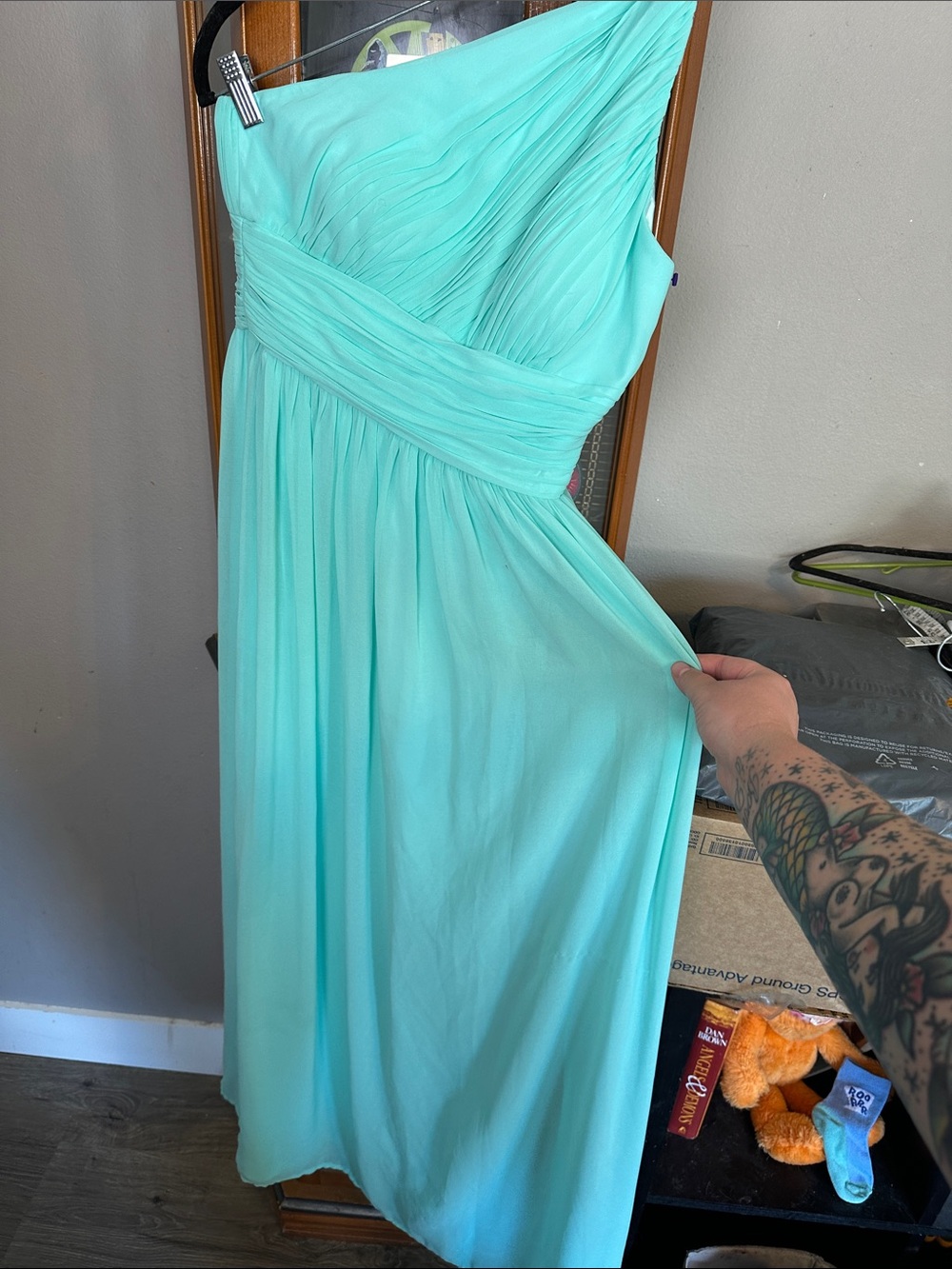 Donna Morgan One-Shoulder Mint Green Chiffon Gown